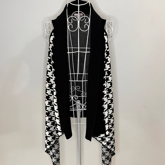 BONGO Jackets & Blazers - Bongo Mesh Back Open Asymmetrical Sweater Vest